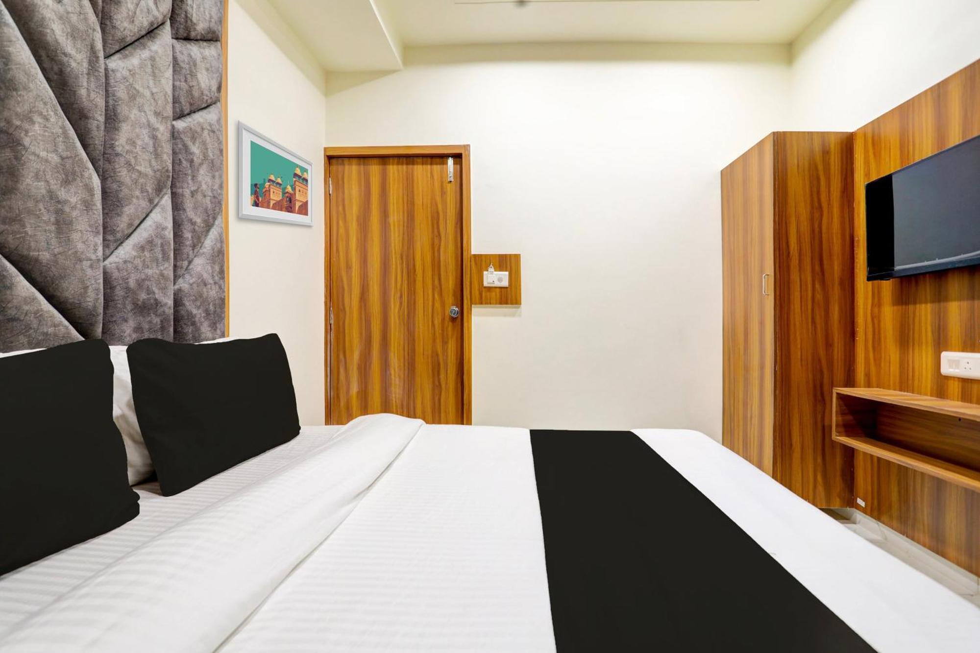 Hotel O Sun Light Ahmedabad Extérieur photo